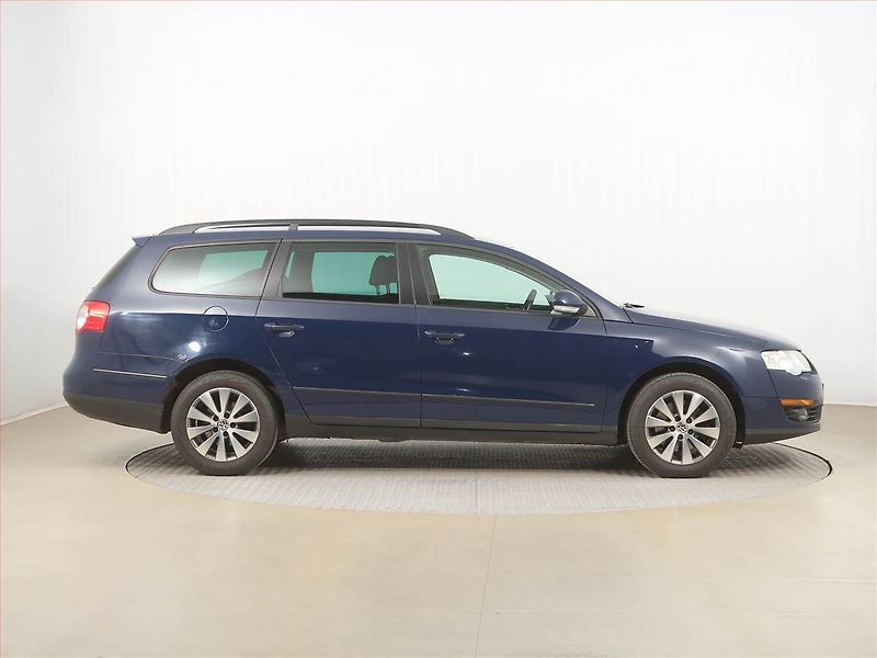 Volkswagen Passat (2007) 1.6 FSI, po STK, pěkný stav - fotka 6 z 13