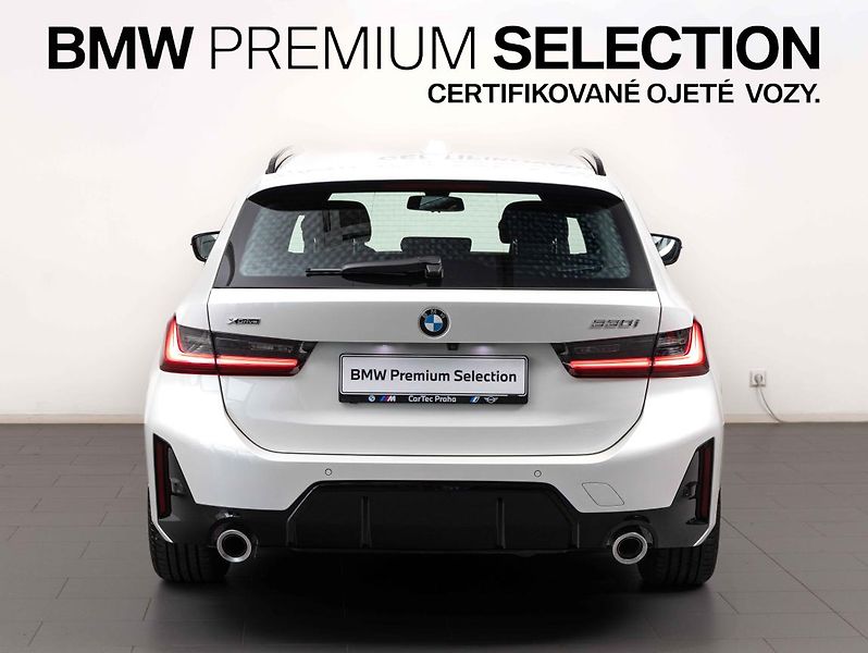 BMW Řada 3 330i xDrive Touring - fotka 4 z 21