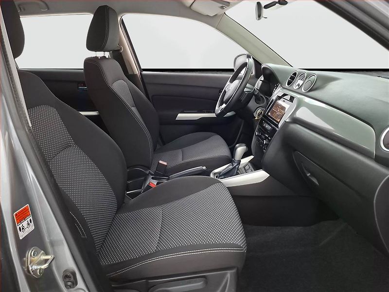 Suzuki Vitara (2018) 1.6 VVT, Automat, Tempomat - fotka 9 z 19