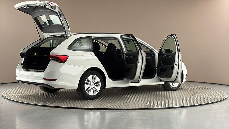 Škoda Octavia 2.0 TDI Ambition Combi - fotka 6 z 26