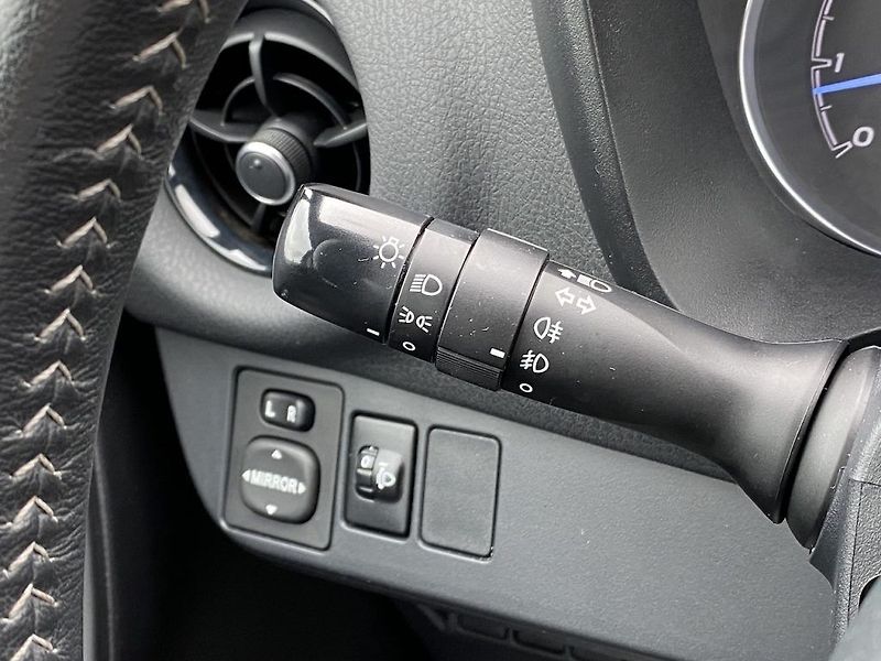 Toyota Yaris 1.5i, ČR, Trend, záruka - fotka 17 z 30