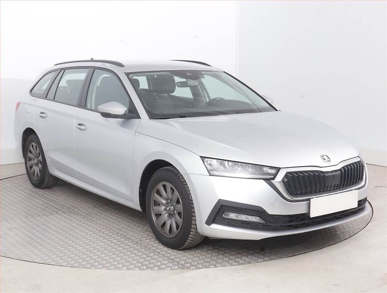 Škoda Octavia (2022) Ambition 2.0 TDI, ČR,1.maj - fotografie inzerátu