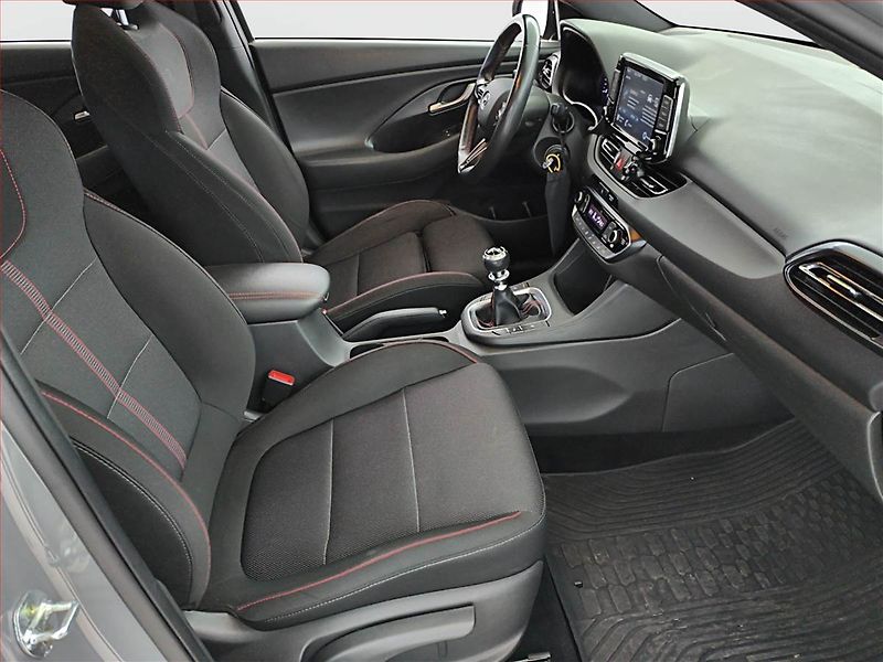 Hyundai i30 (2021) N-Line 1.6 CRDi MHEV - fotka 9 z 17