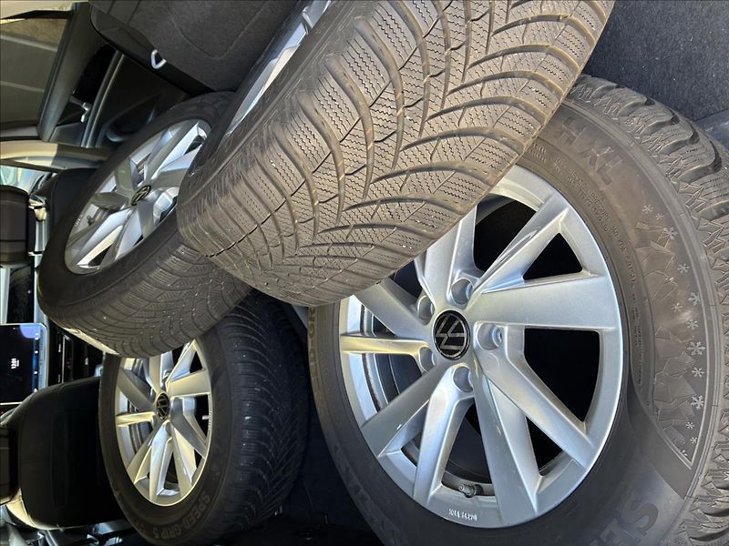 Volkswagen Passat 2,0 TDI IQ-LIGHT KAMERA 360 - fotka 32 z 33