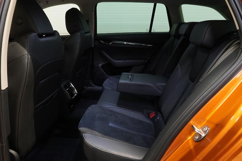 Škoda Octavia 2.0TDI 110kW,4x4,SCOUT,1MAJ,ČR - fotka 19 z 38