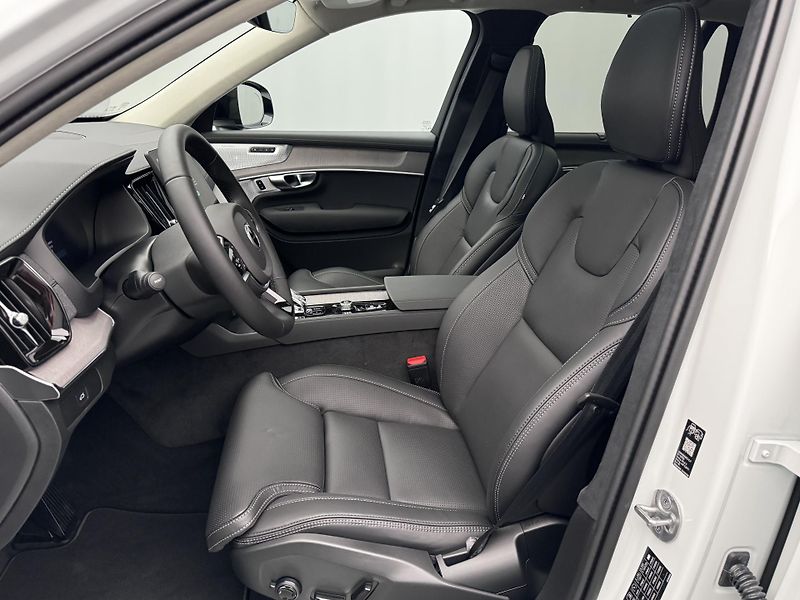 Volvo XC90 (2026) B5 AWD AUT DARK ULTRA 7-míst - fotka 3 z 29