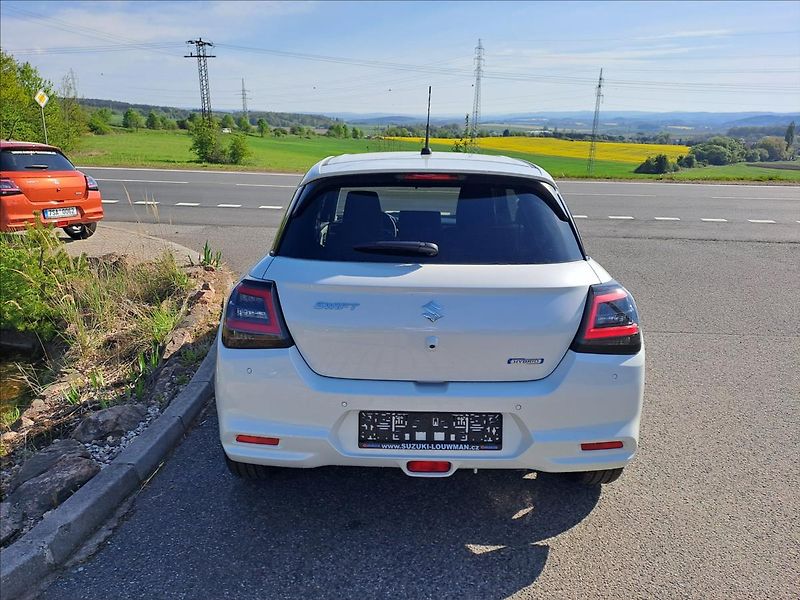 Suzuki Swift (2026) 1,2 PREMIUM HYBRID - fotka 6 z 19