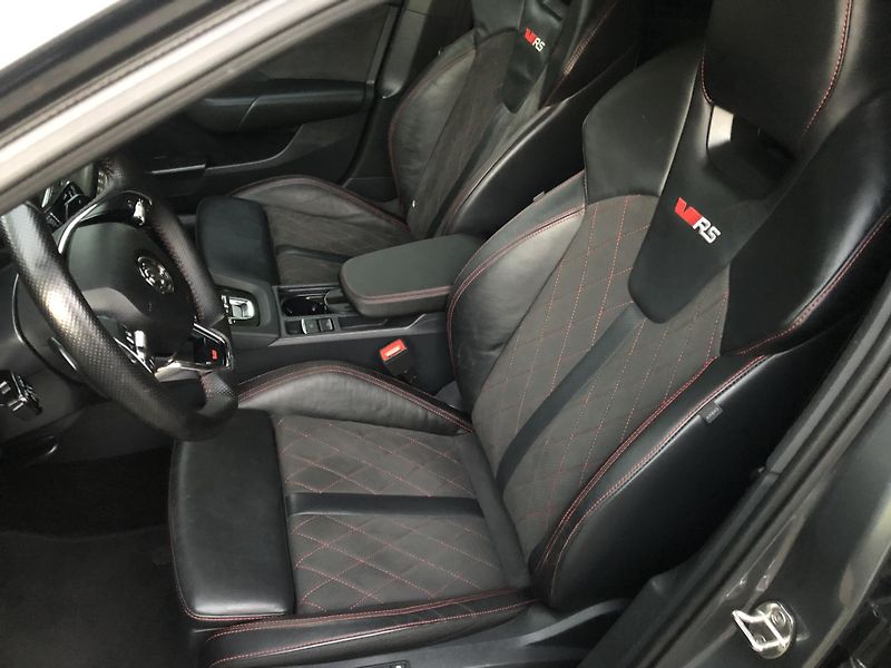 Škoda Octavia RS 2.0 TSI 180KW - 48 000 KM! - fotka 15 z 18