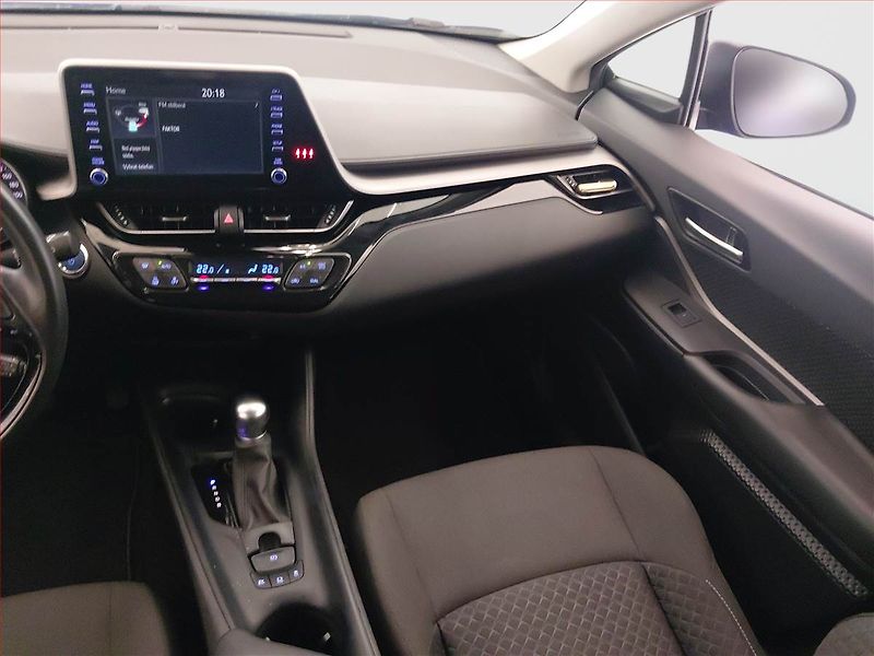 Toyota C-HR (2020) Style 1.8 Hybrid - fotka 8 z 17