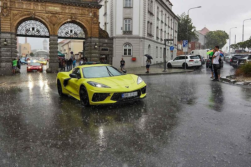 Americké automobily Corvette na 21. ročníku tradičního srazu v areálu Plzeňského Prazdroje.