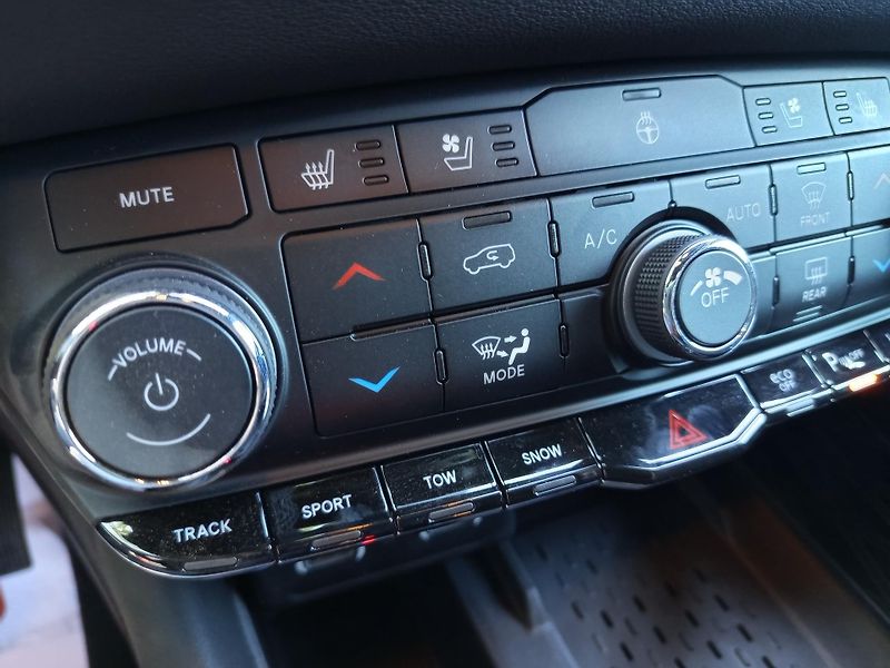 Dodge Durango (2026) Nové GT, na cestě do ČR - fotka 22 z 26