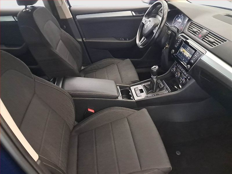 Škoda Superb (2016) Ambition 2.0 TDI, Navi - fotka 9 z 16