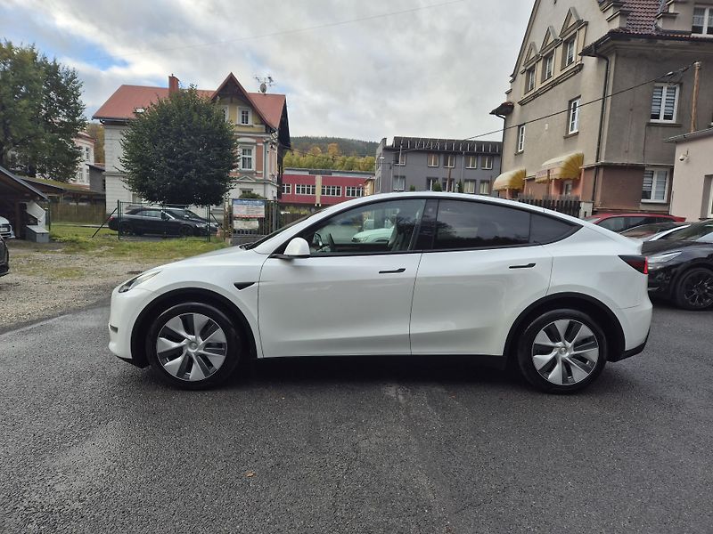 Tesla Model Y LONG RANGE DUAL MOTOR TZ 95,0% - fotka 6 z 49