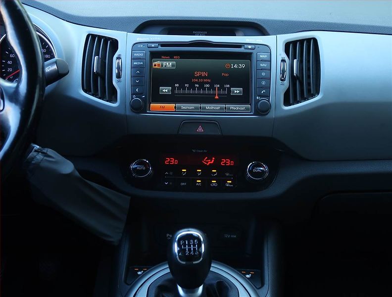 Kia Sportage (2016) 1.7 CRDi, Kůže, Navi, Tempomat - fotka 12 z 24