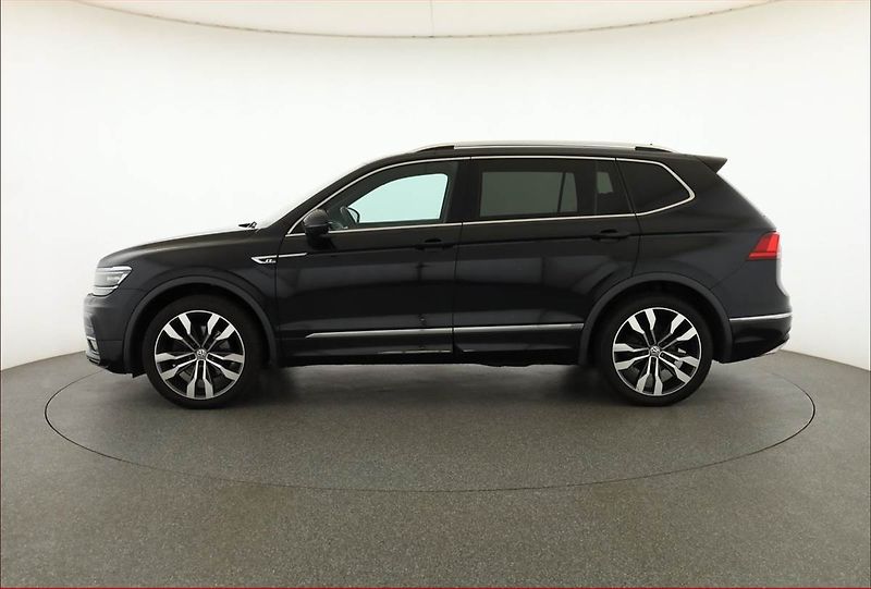 Volkswagen Tiguan Allspace (2019) R-Line 2.0 TSI - fotka 3 z 27