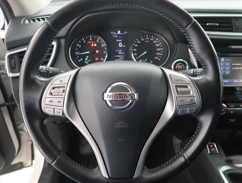 Nissan Qashqai (2016) 1.2 DIG-T, Navi, Tempomat - fotka 17 z 24