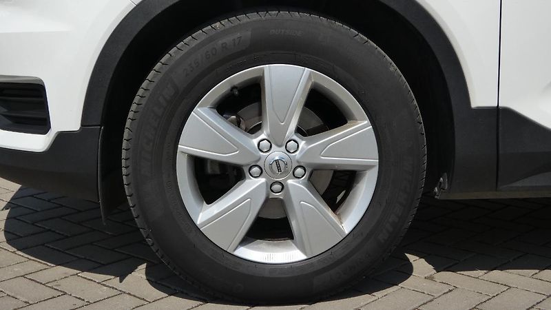 Volvo XC40 T2 FWD Momentum Core - fotka 21 z 22