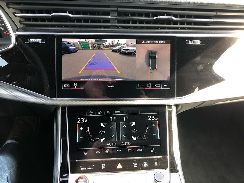 Audi SQ7 4.0 TFSI - fotka 21 z 30