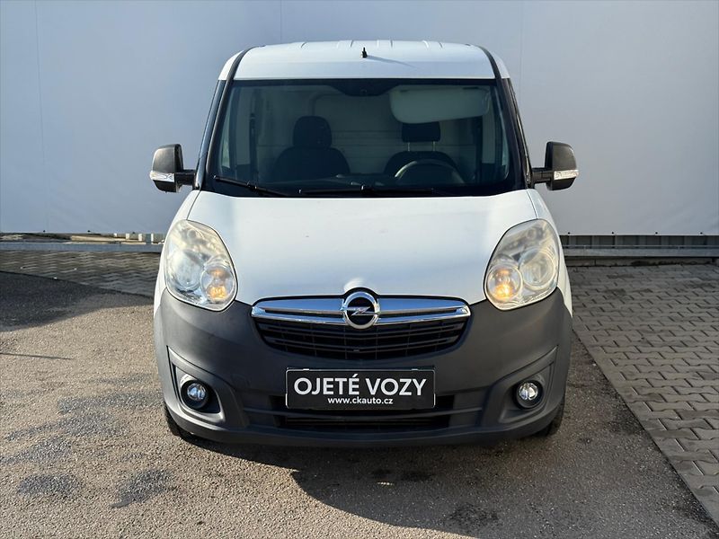 Opel Combo 1,4 - fotka 2 z 11