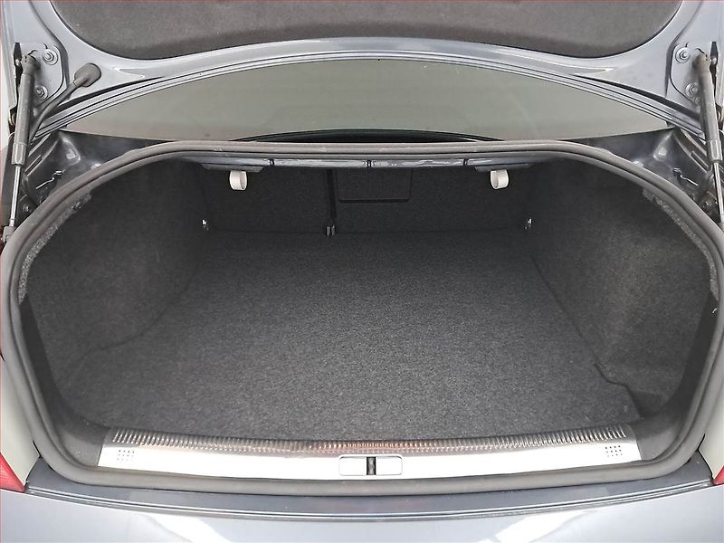 Škoda Superb (2006) Elegance 1.8T, Xenony - fotka 14 z 17