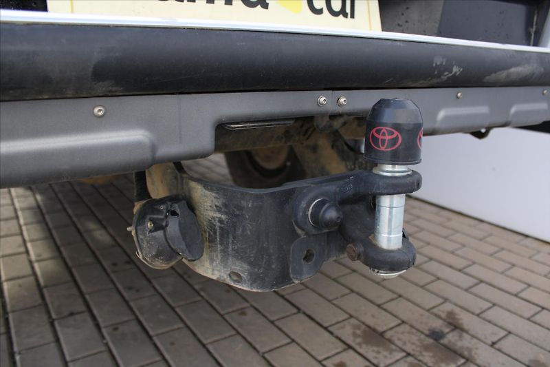 Toyota Hilux 2.4D4D 110kW EXPED. SPECIÁL ČR - fotka 13 z 24