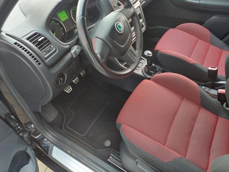 Škoda Fabia (2012) Monte Carlo 1,2TSi Zadáno!! - fotka 16 z 35