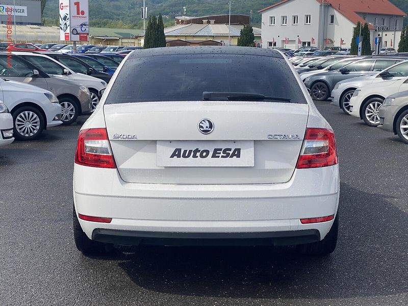 Škoda Octavia (2018) 2.0 TDi, ČR, AC, temp. - fotka 5 z 14