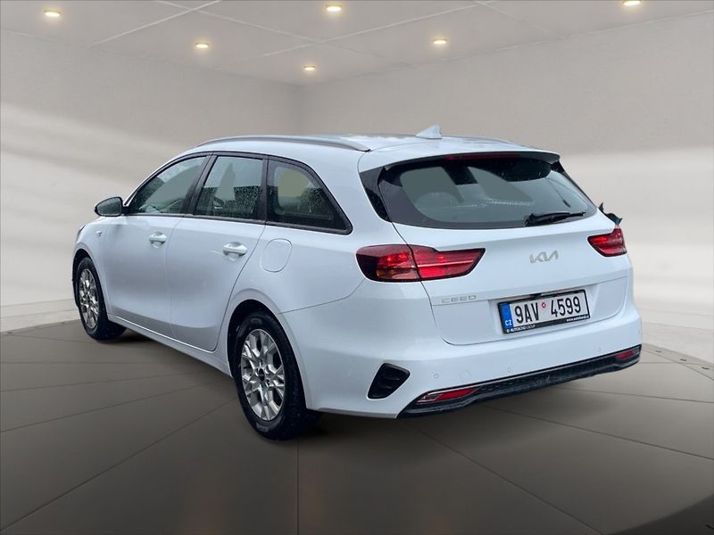 Kia Ceed 1,5 T-GDI Spin AT - fotka 4 z 11