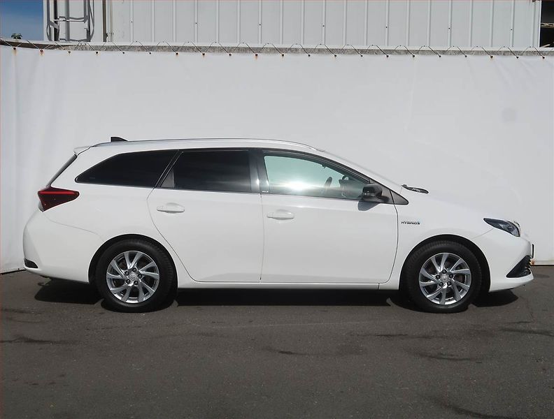 Toyota Auris (2016) Hybrid, Automat, Serv.kniha - fotka 6 z 24