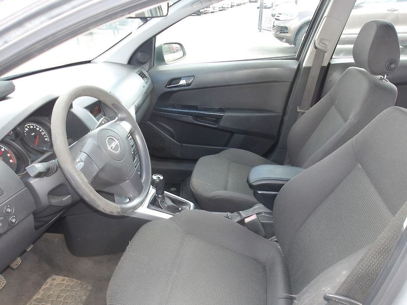 Opel Astra 1,6 16V STK 07/2028! - fotka 15 z 26
