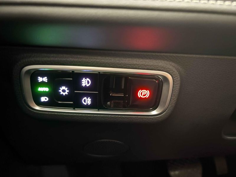 Omoda 5 (2025) 1.6 Premium 108 kW - fotka 17 z 49