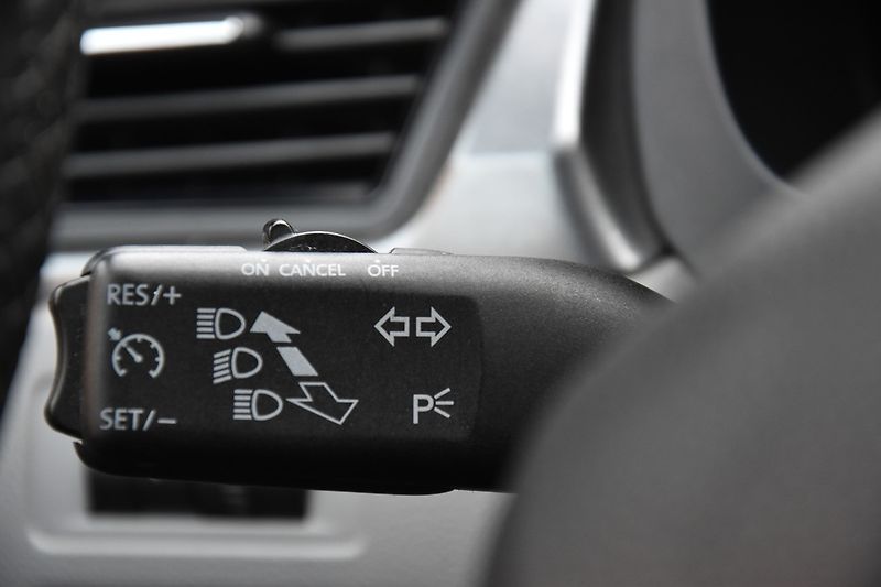 Škoda Rapid 1.6 TDi CR SPACEBACK STYLE - fotka 13 z 33