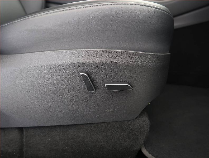Tesla Model Y (2023) Long Range AWD 79kWh, SoH 93% - fotka 31 z 33