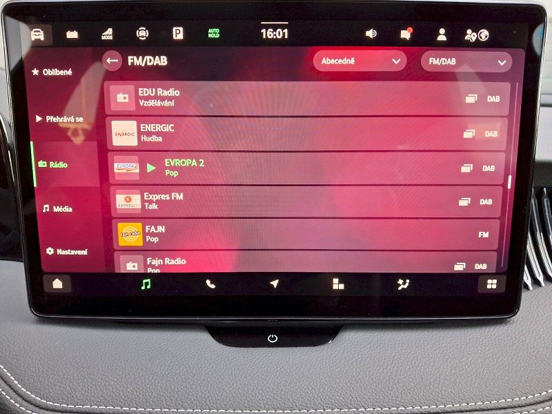 Škoda Superb (2025) Combi iV SportLine DSG 1,5TSi - fotka 29 z 35