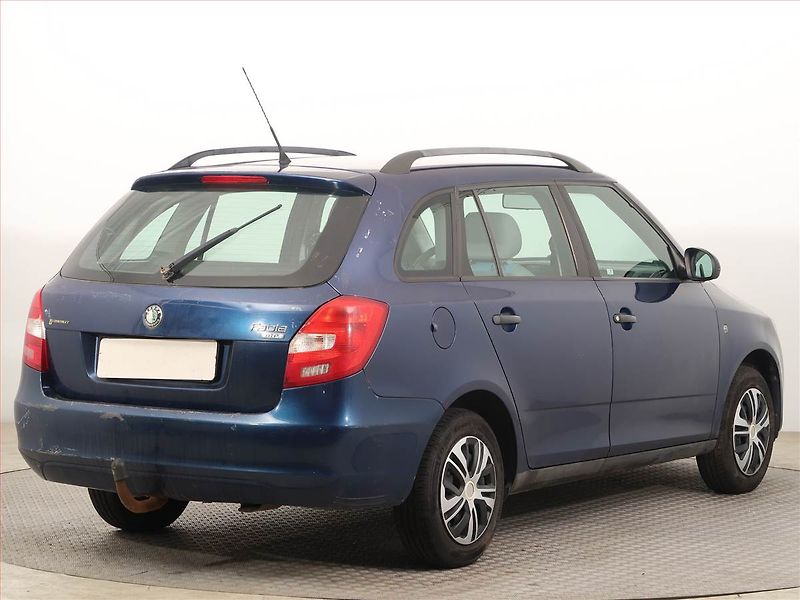Škoda Fabia (2008) 1.2 12V, Tažné, zamluveno - fotka 5 z 14
