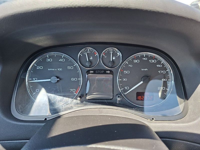 Peugeot 307 1,4i 16V 90k M5 - fotka 16 z 20