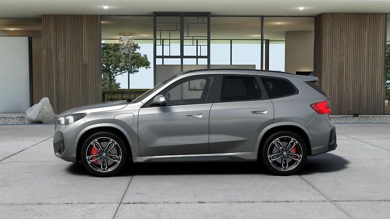 BMW X1 xDrive25e - fotka 5 z 14