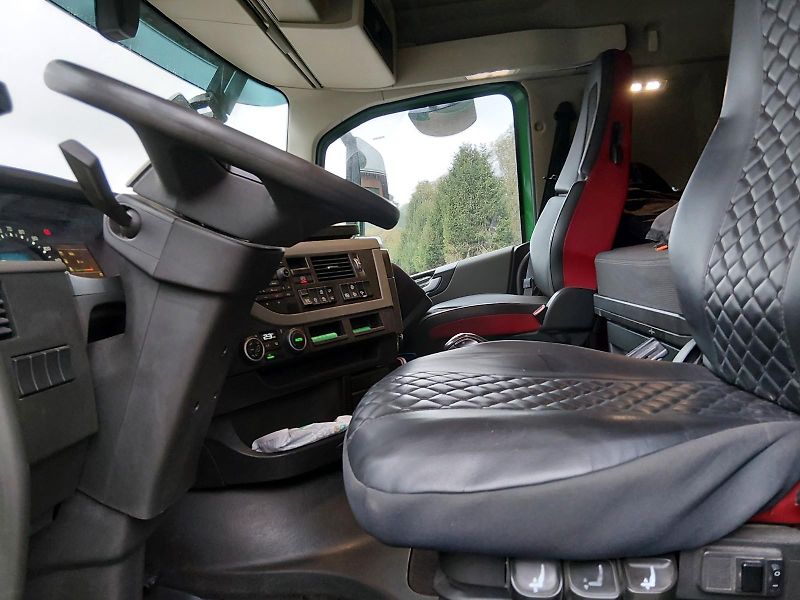 Volvo FH 460 8x4 THERMO MEILLER  - fotka 9 z 9