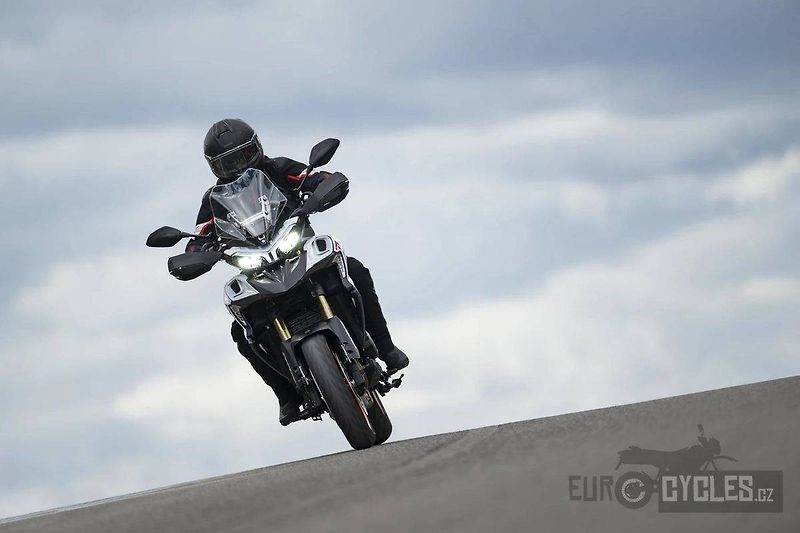 Benelli (2026) TRK 902 Stradale - fotka 16 z 18