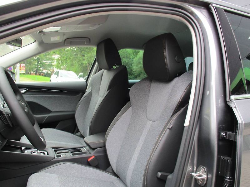 Škoda Octavia Combi Top Selection 2,0TDI 110 - fotka 10 z 15