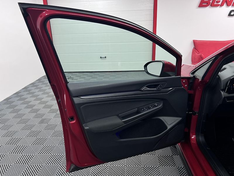Volkswagen Golf GTI 180 kW Servis 68tkm - fotka 11 z 49