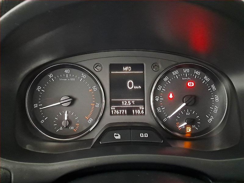 Škoda Fabia (2010) 1.2 TSI - fotka 11 z 16