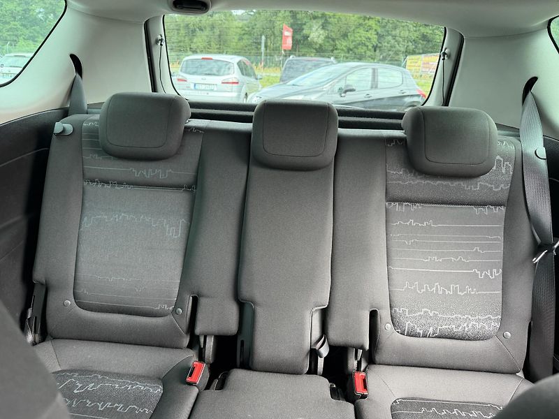 Opel Meriva 1.4iT - fotka 18 z 24