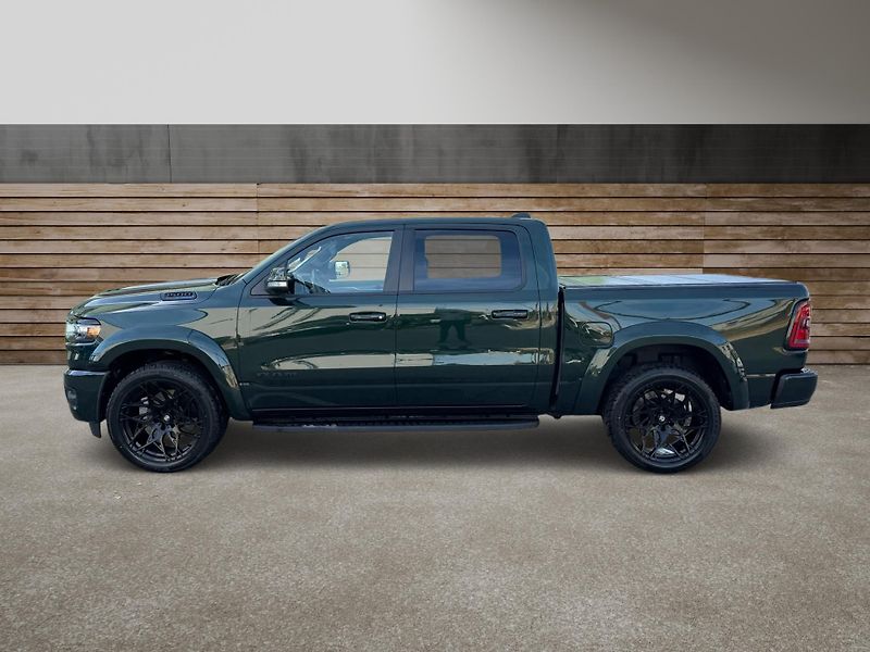 Dodge RAM (2022) +SERRANO GREEN+LOOK26+HEMI+ - fotka 6 z 24