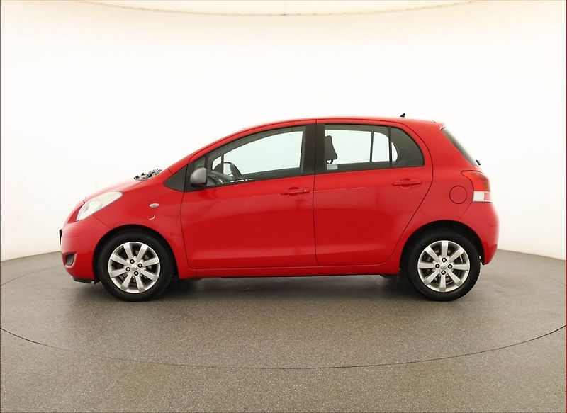 Toyota Yaris (2009) 1.33 Dual VVT-i, Automat - fotka 3 z 15