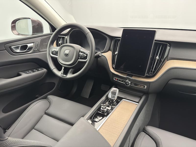 Volvo XC60 B5 AWD BRIGHT PLUS CZ 1.maj - fotka 27 z 51