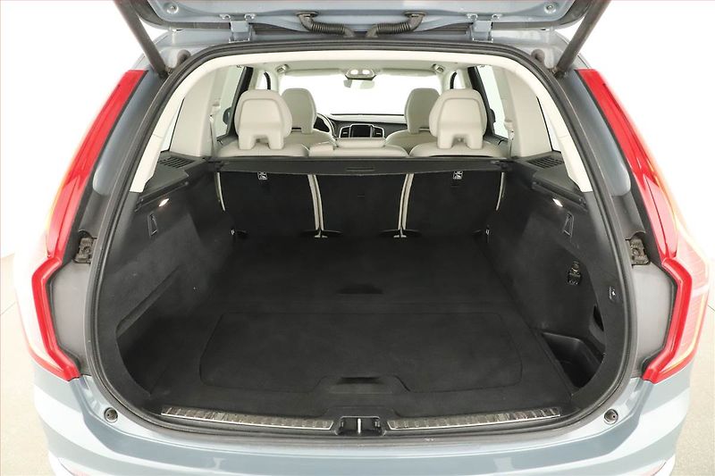 Volvo XC90 (2023) B5 AWD - fotka 11 z 19