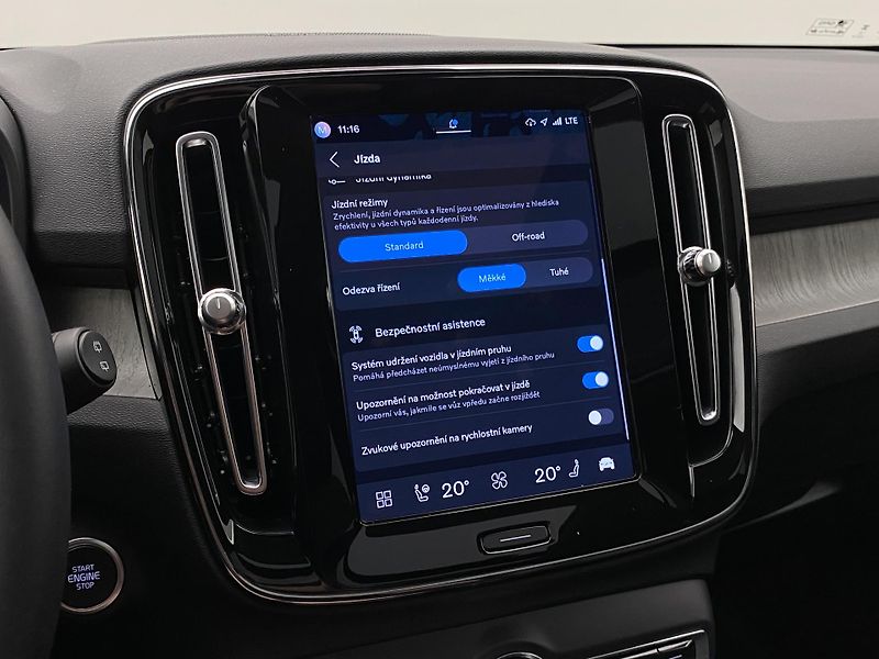 Volvo XC40 B4 DARK ULTIMATE AUT CZ - fotka 45 z 56