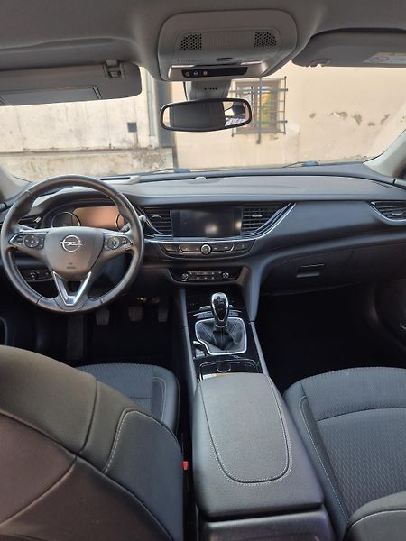 Opel Insignia (2018) SPORTS TOURER 2.0 CDTi 1.Majit - fotka 22 z 37