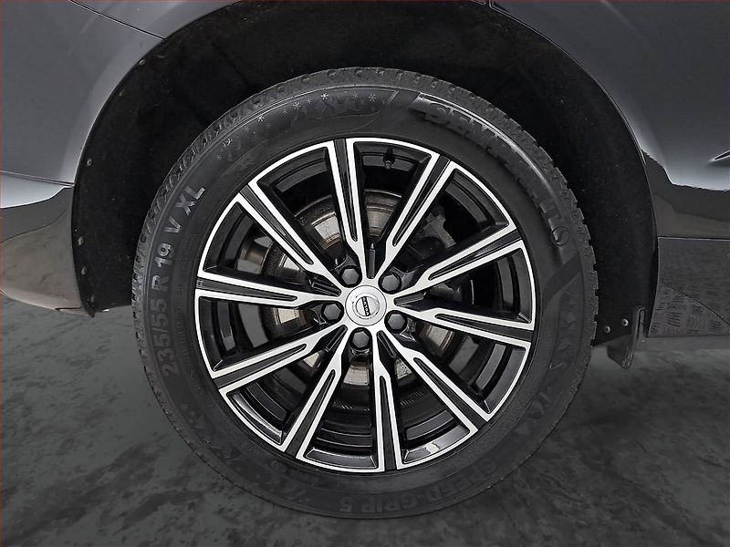 Volvo XC60 (2021) Inscription B4 AWD - fotka 15 z 27